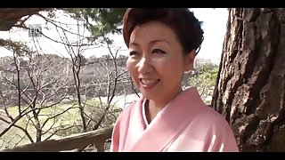 39 yr old Yayoi Iida Swallows two Loads..